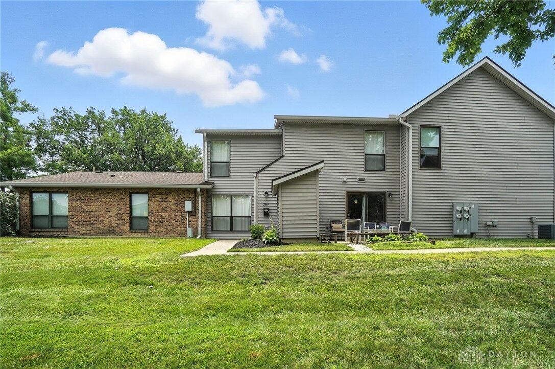 Property Photo:  2844 Foxwood Court  OH 45342 