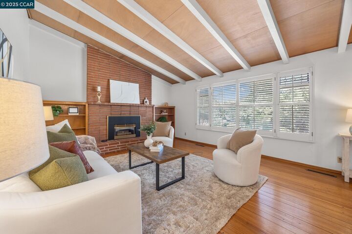 Property Photo:  2101 Hillview Dr  CA 94596