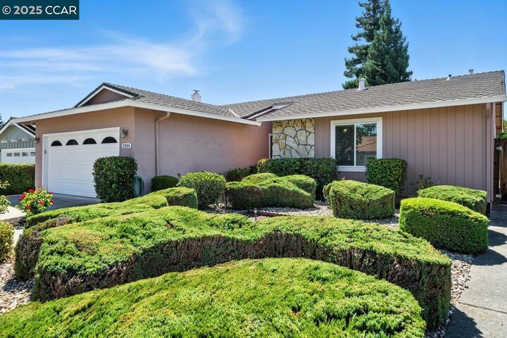 Property Photo:  2886 Saint Denis Dr  CA 94583 