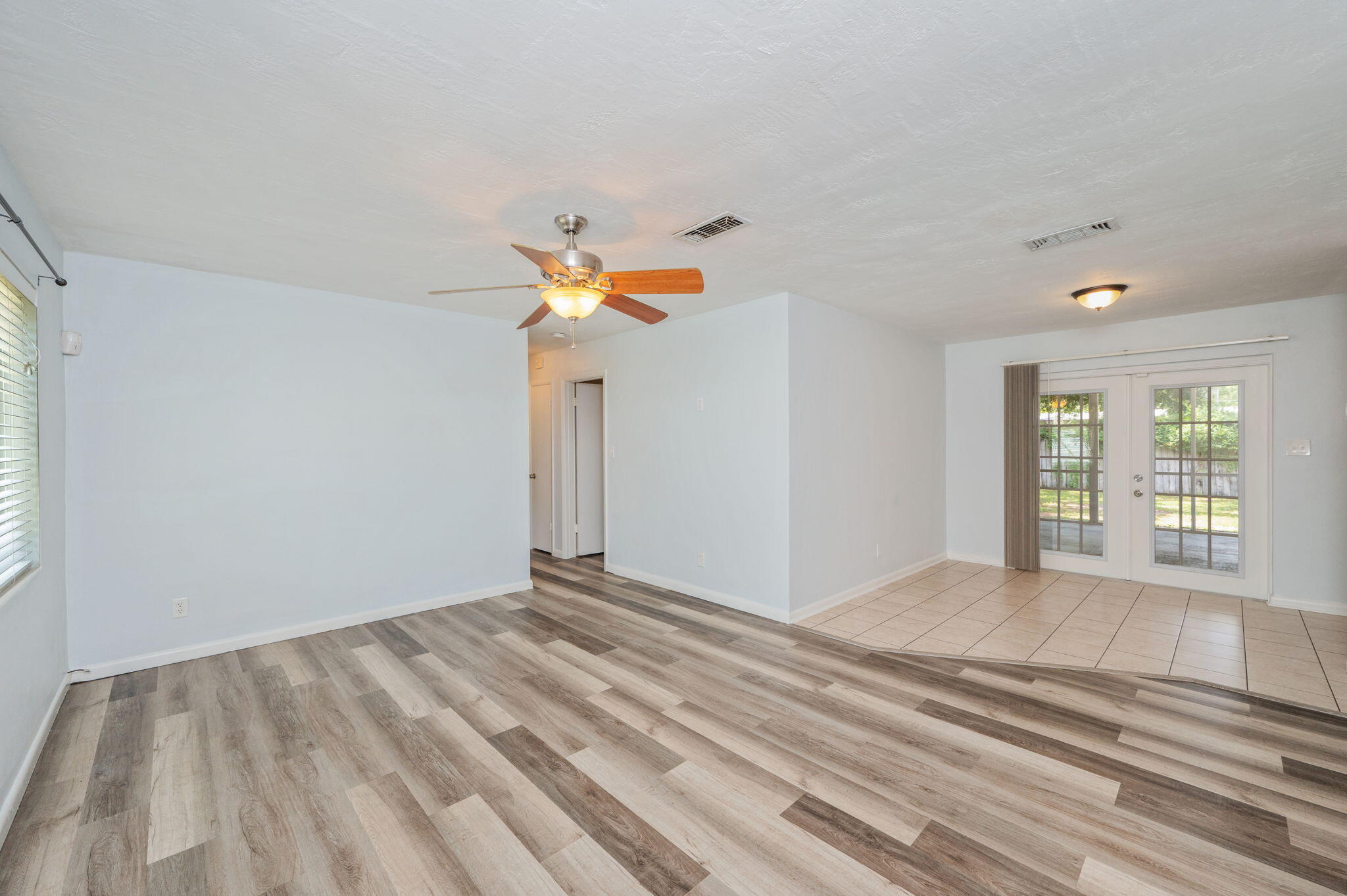 Property Photo: 431 Stonehenge Drive FL 32569