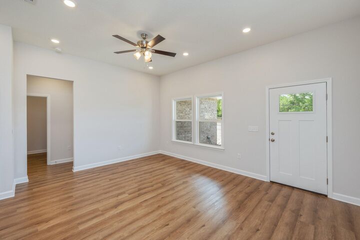 Property Photo: 458 Crossland Street FL 32539