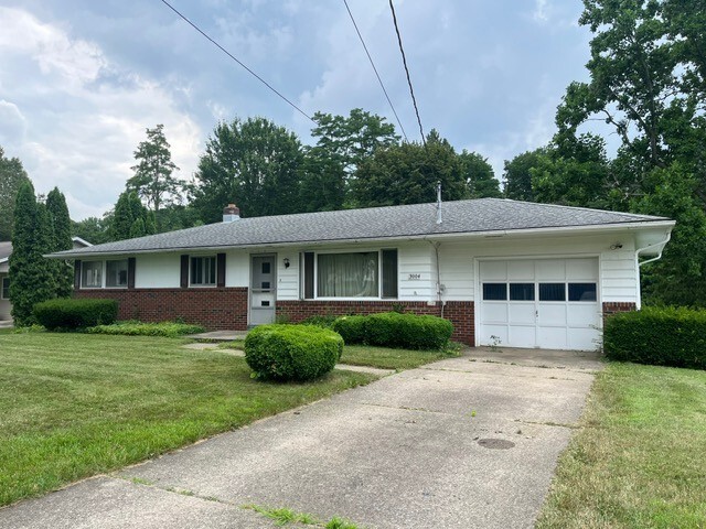 Property Photo: 3004 Arcadia Avenue PA 16506
