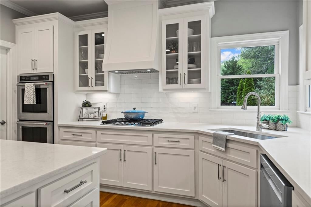 Property Photo:  1315 Woodland Trace  GA 30041 