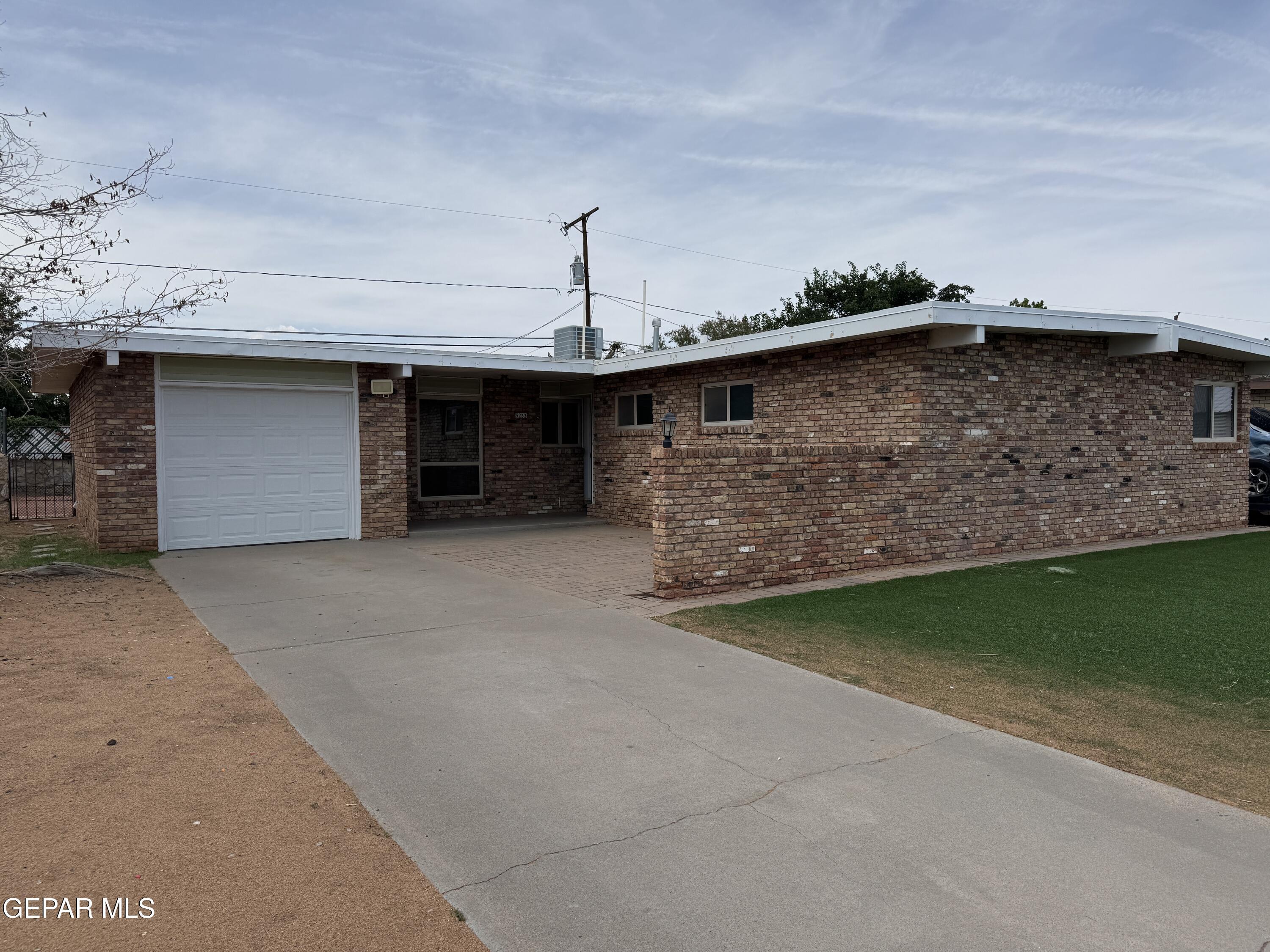 Property Photo: 5233 Chateau Avenue TX 79924