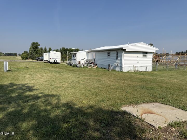 Property Photo: 525 Stadler Street ND 58575