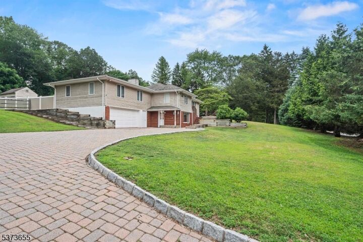 Property Photo:  905 Franklin Ave  NJ 07417 