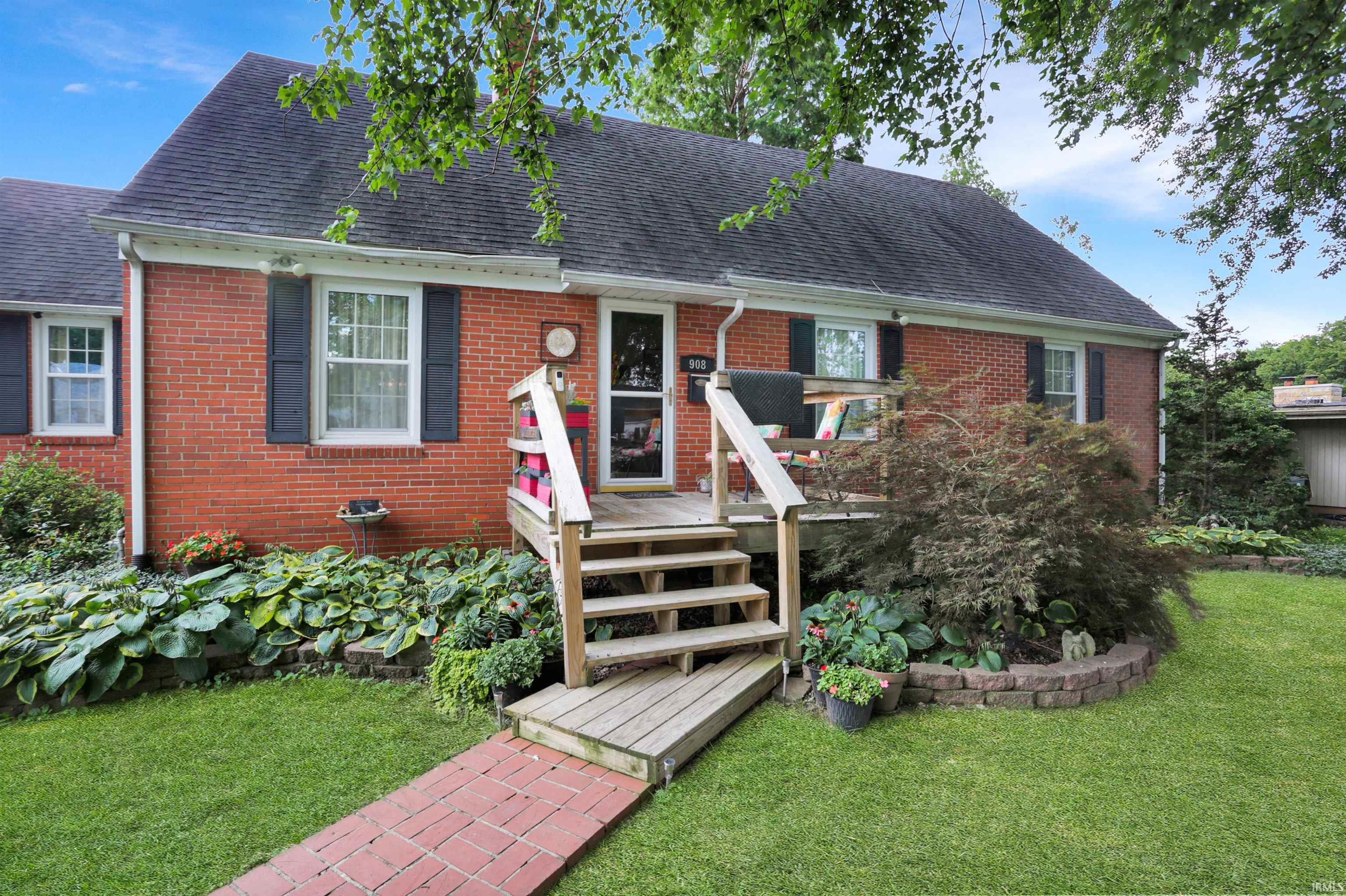 Property Photo: 908 Stewart Avenue IN 47715