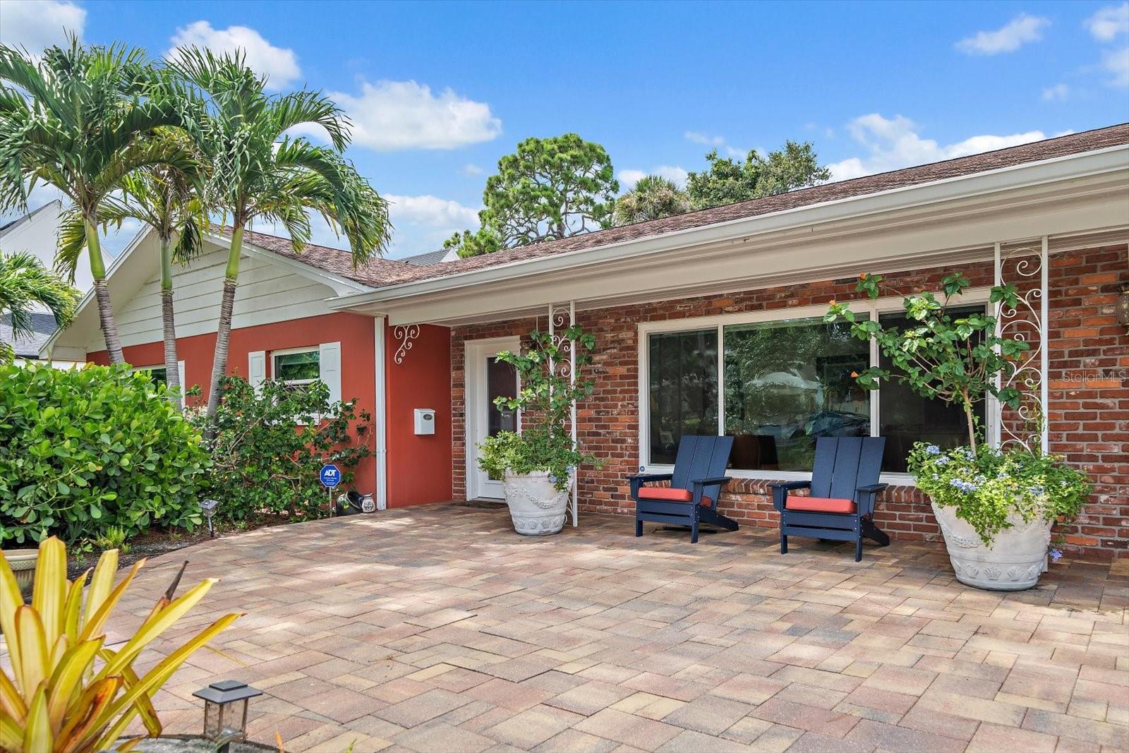 Property Photo: 252 S Garden Circle FL 33756