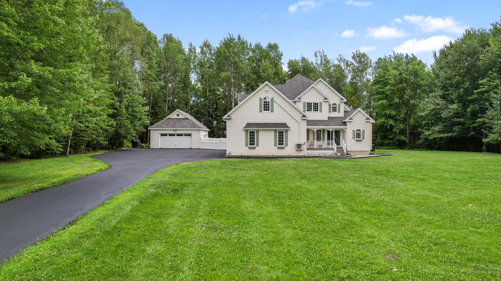 Property Photo:  52 Vista Ridge  ME 04401 