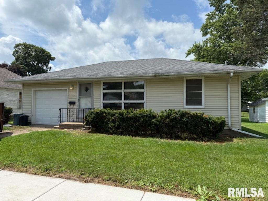 Property Photo: 209 S Lincoln Street IL 61570