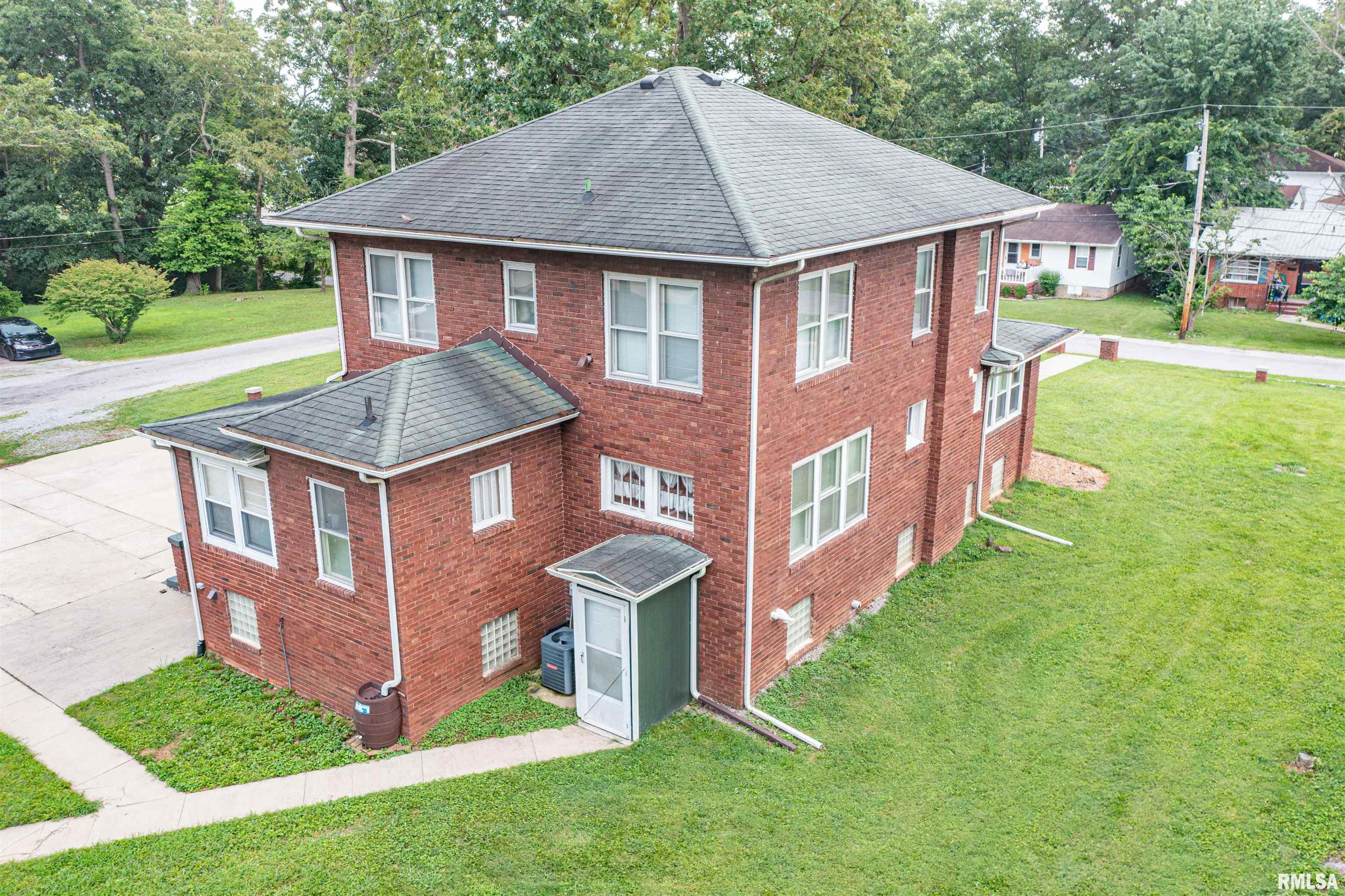 Property Photo:  1800 Franklin Avenue  IL 62864 