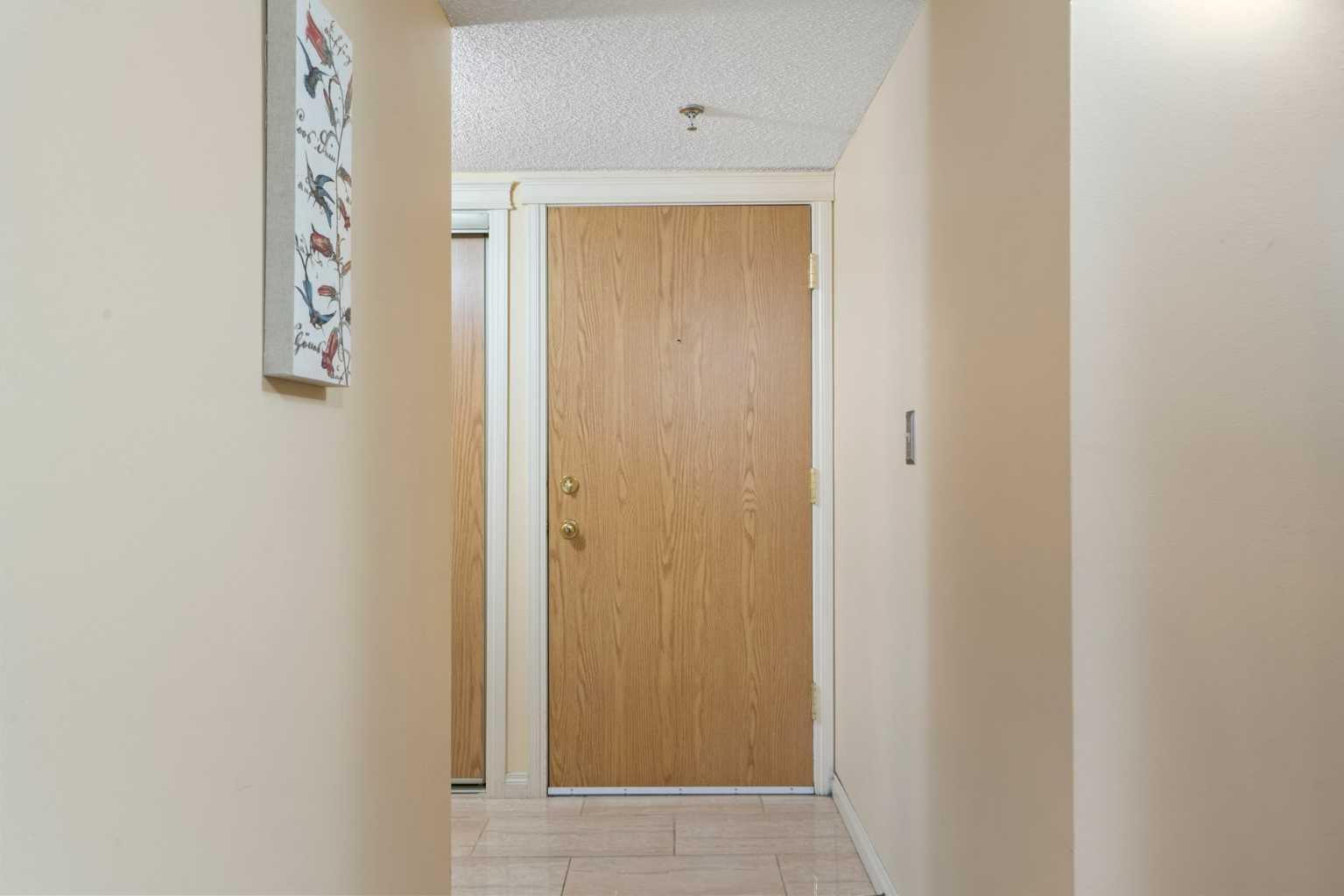 Property Photo:  2011 University Drive NW 103  AB T2N 4T4 