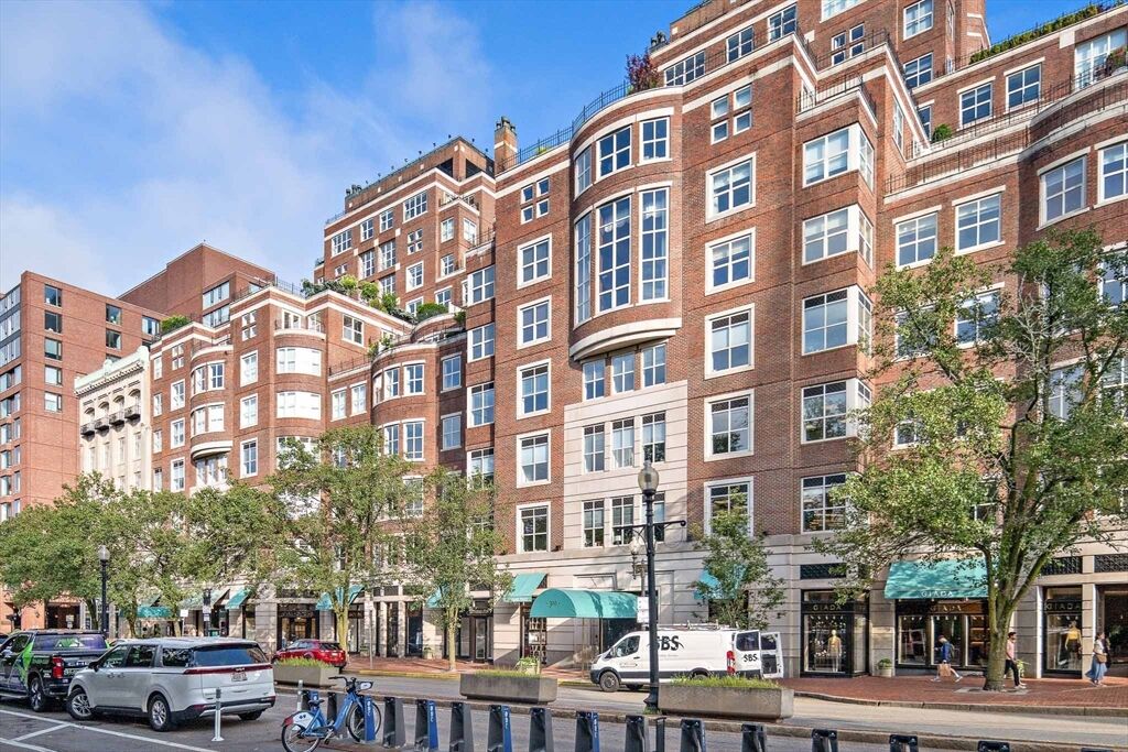 Property Photo:  300 Boylston St 909  MA 02116 
