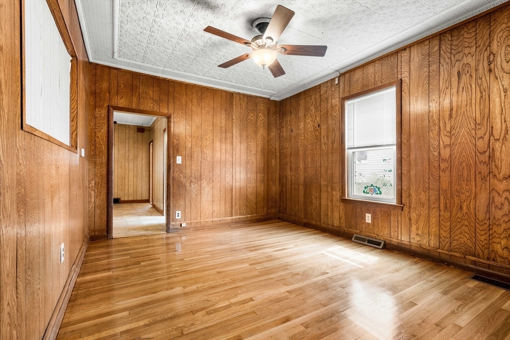Property Photo:  17 Sutherland  MA 01850 