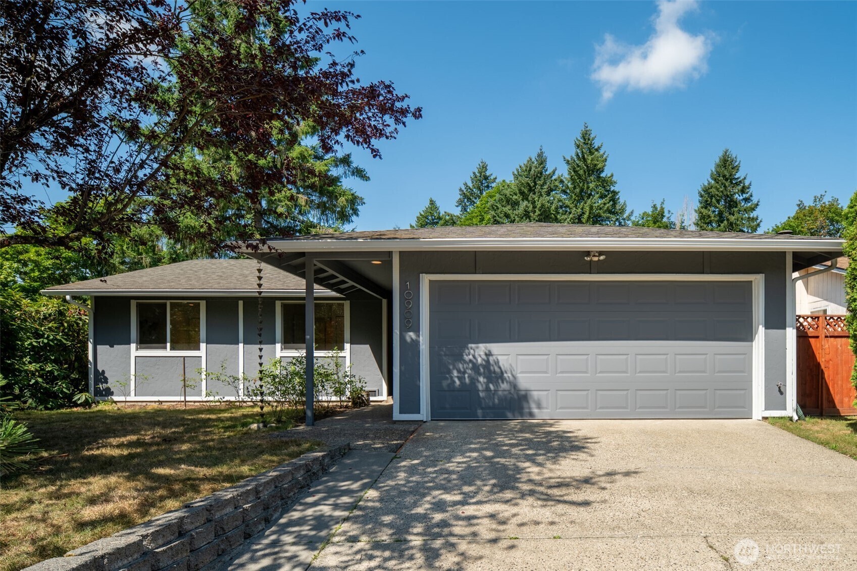 Property Photo:  10909  156th Place NE  WA 98052 