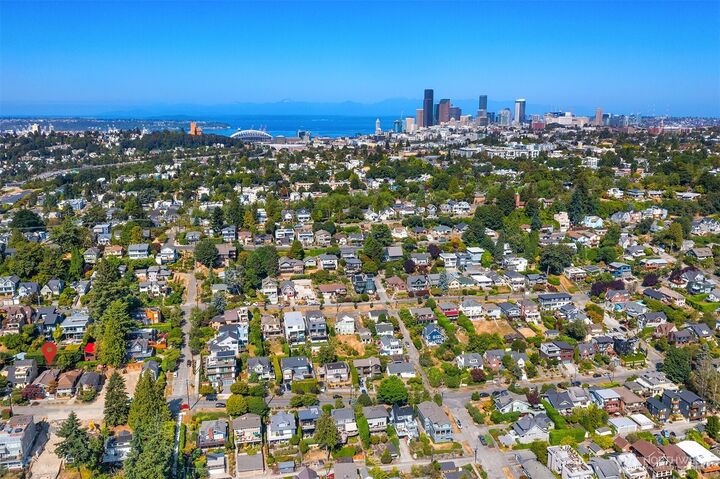 Property Photo:  1117  33rd Avenue S  WA 98144 