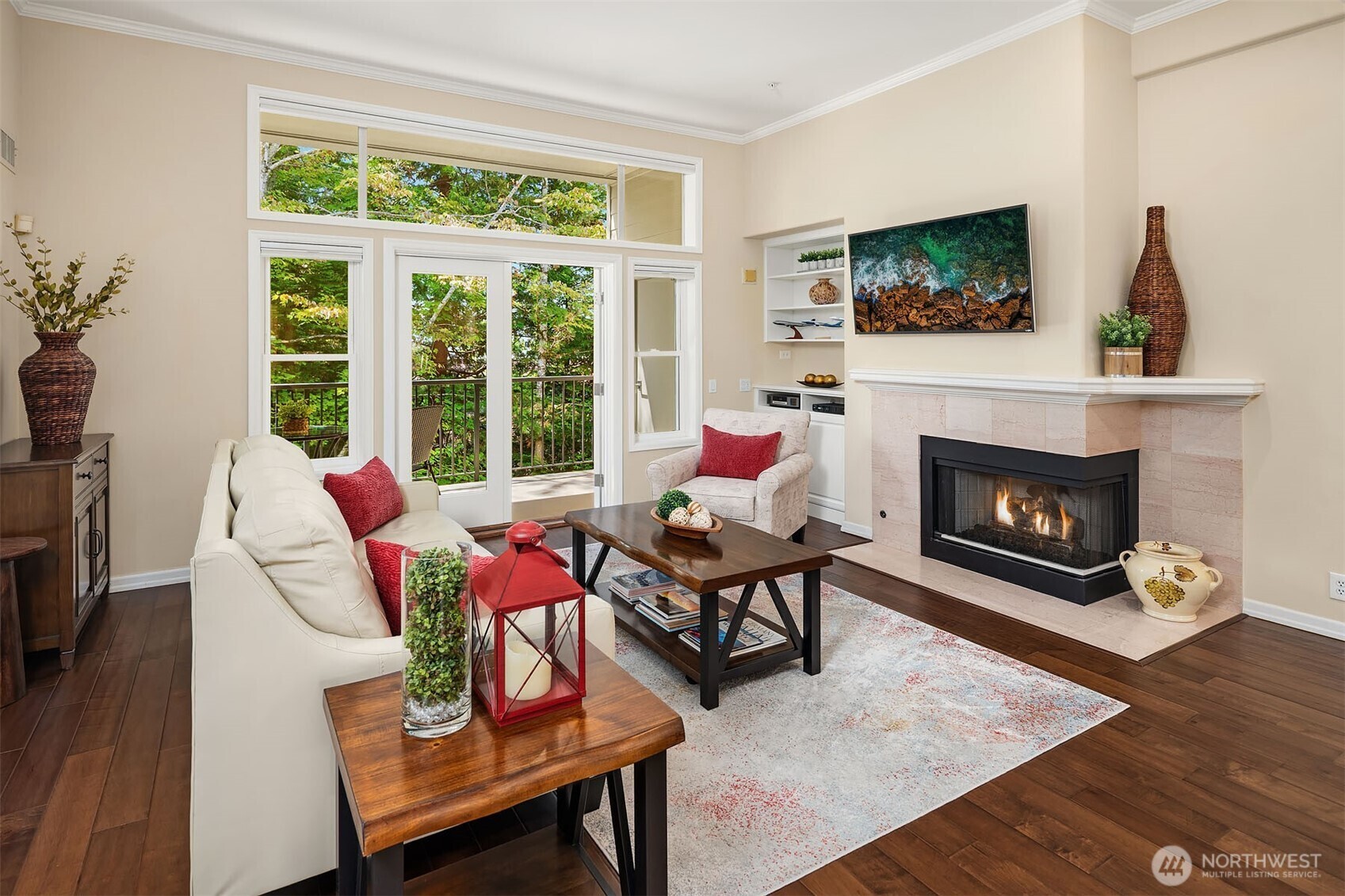 Property Photo:  703  4th Avenue 206  WA 98033 