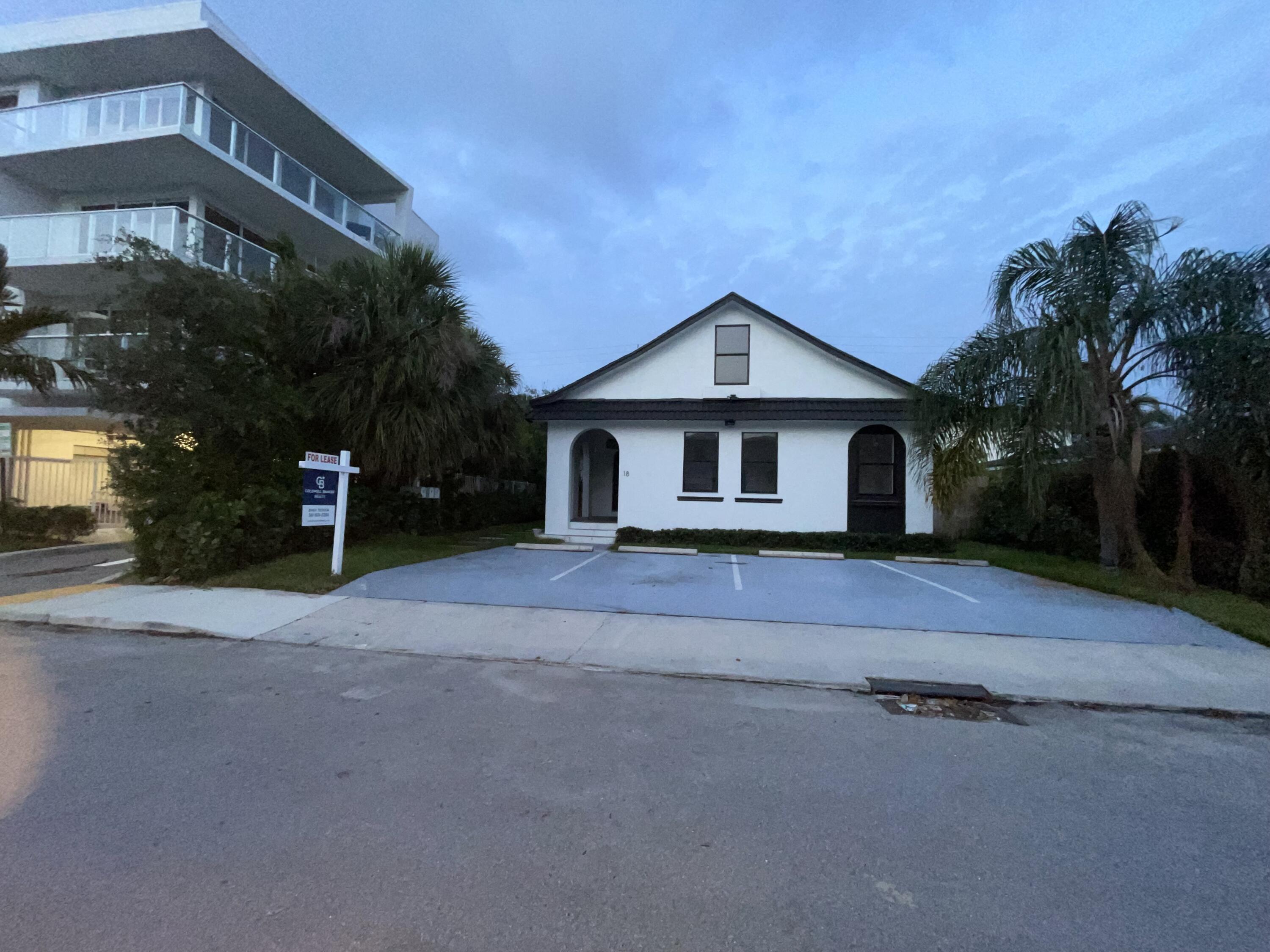 Property Photo:  18 S Palmway A  FL 33460 