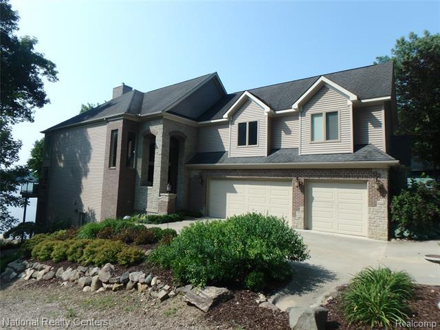 Property Photo: 5619 Lakeview Boulevard MI 48438
