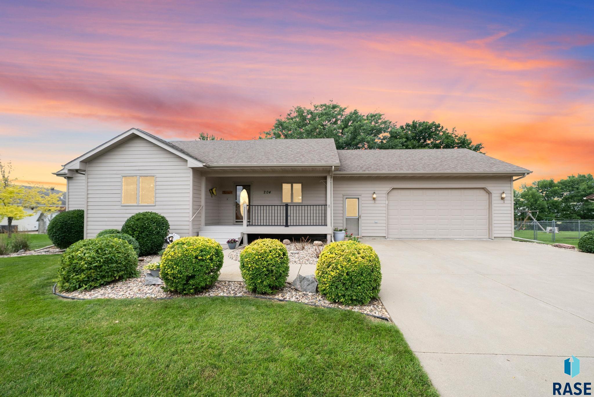 Property Photo: 204 S Carlson St SD 57035