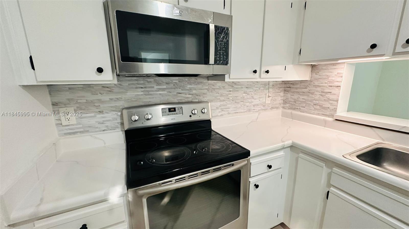 Property Photo:  1245 SW 46th Ave 1209  FL 33069 
