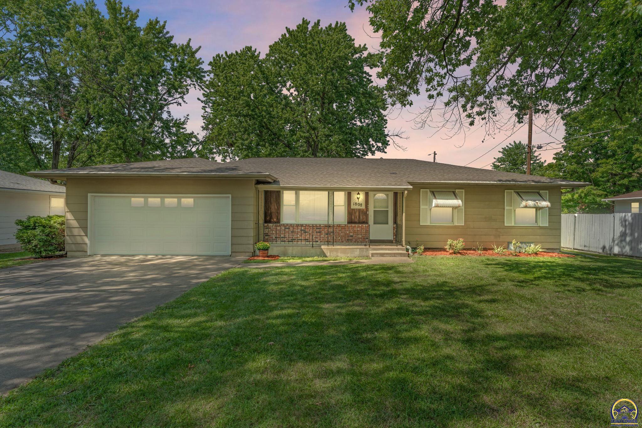 Property Photo: 1808 SW 36th Ter KS 66611
