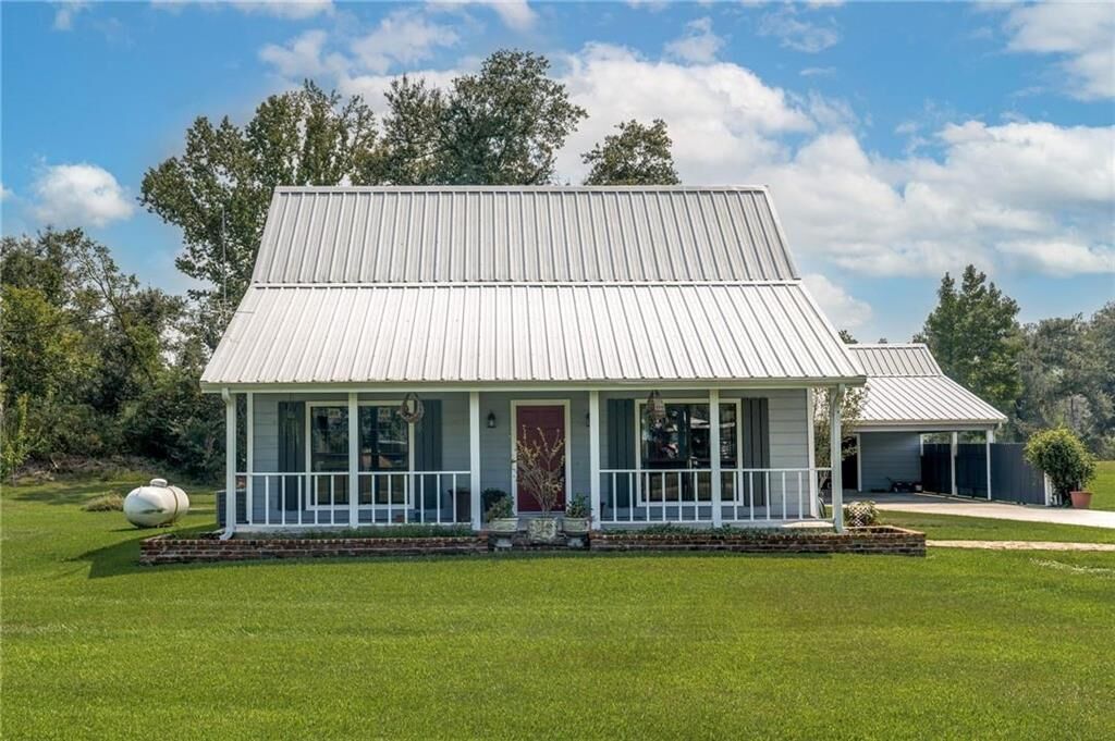 Property Photo: 6159 Pin Oak Drive LA 70615