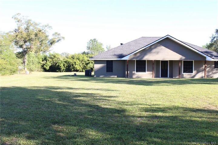 Property Photo: 2385 Leonard Road LA 70665
