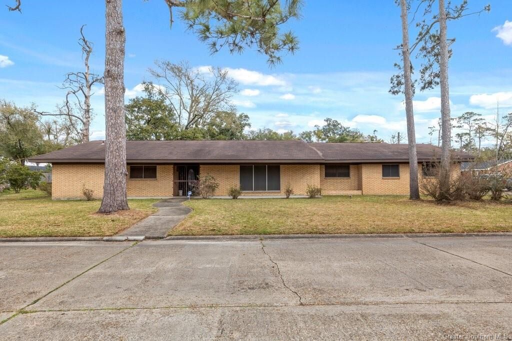 Property Photo:  1104 Cormack Street  LA 70663 