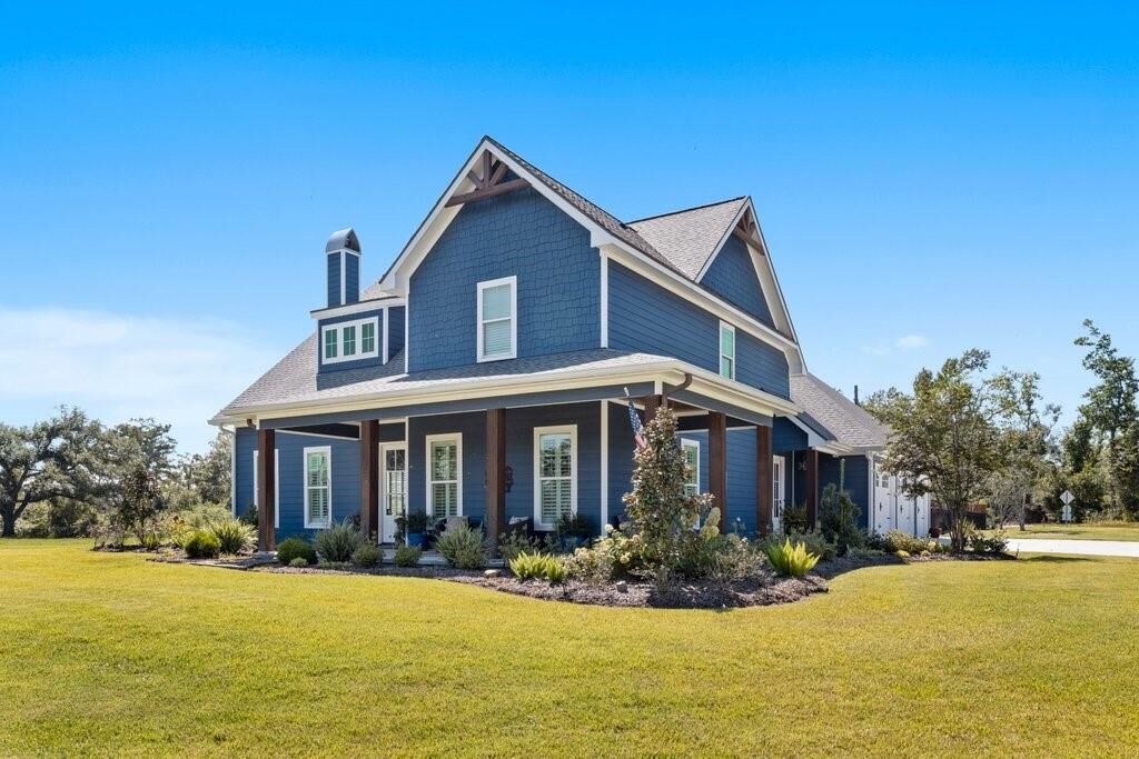 Property Photo: 844 Camellia Court LA 70611