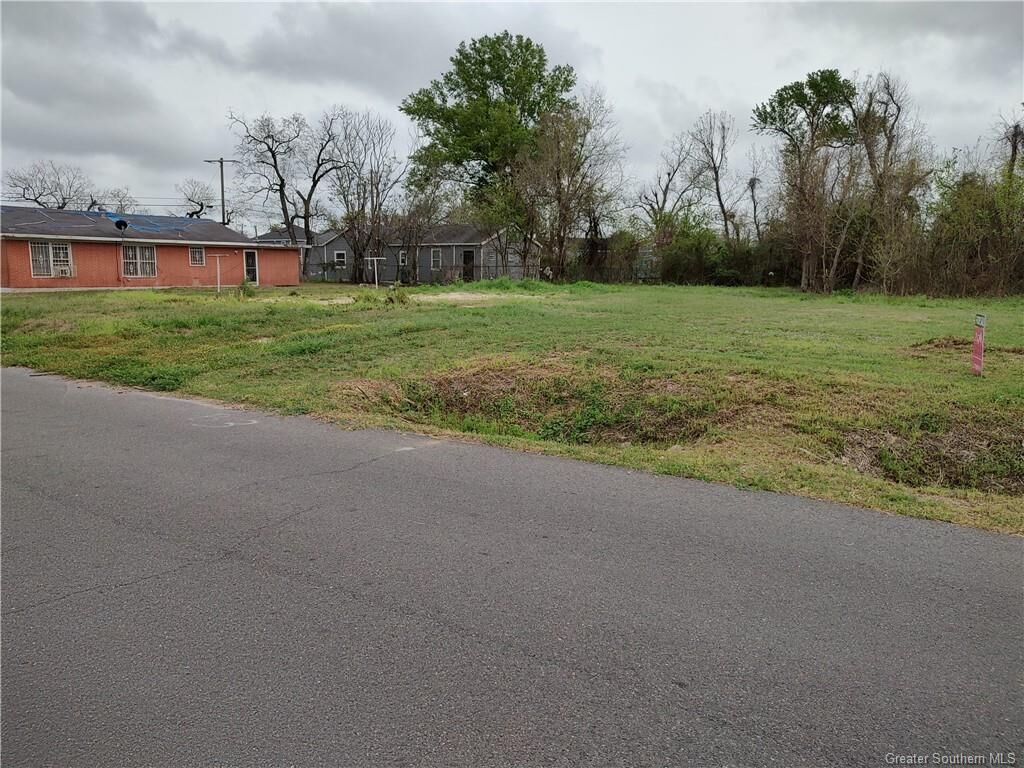 Property Photo:  1518 Fournet Street  LA 70601 