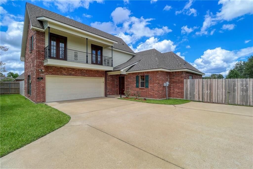 Property Photo: 1430 S Dietrich Loop S LA 70605