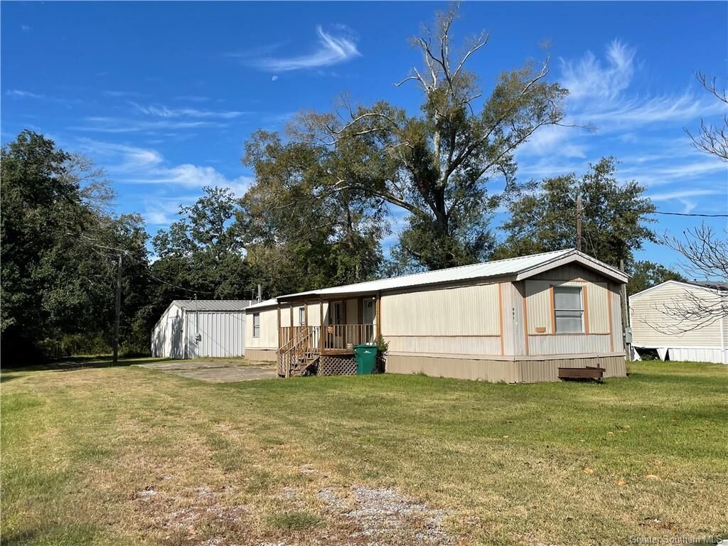 Property Photo: 901 N Claiborne Street N LA 70663