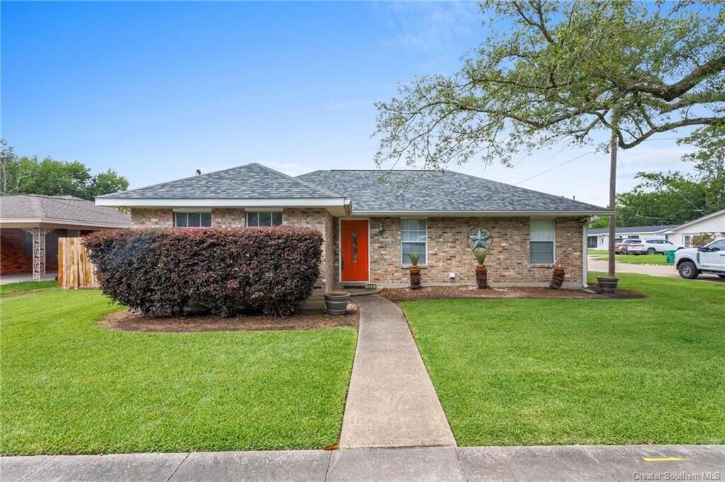 Property Photo: 1201 W Crocker Street W LA 70663