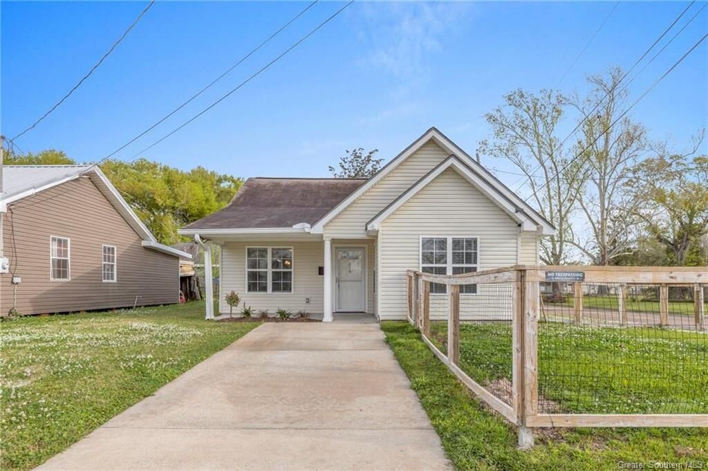 Property Photo:  819 Craft Street  LA 70601 