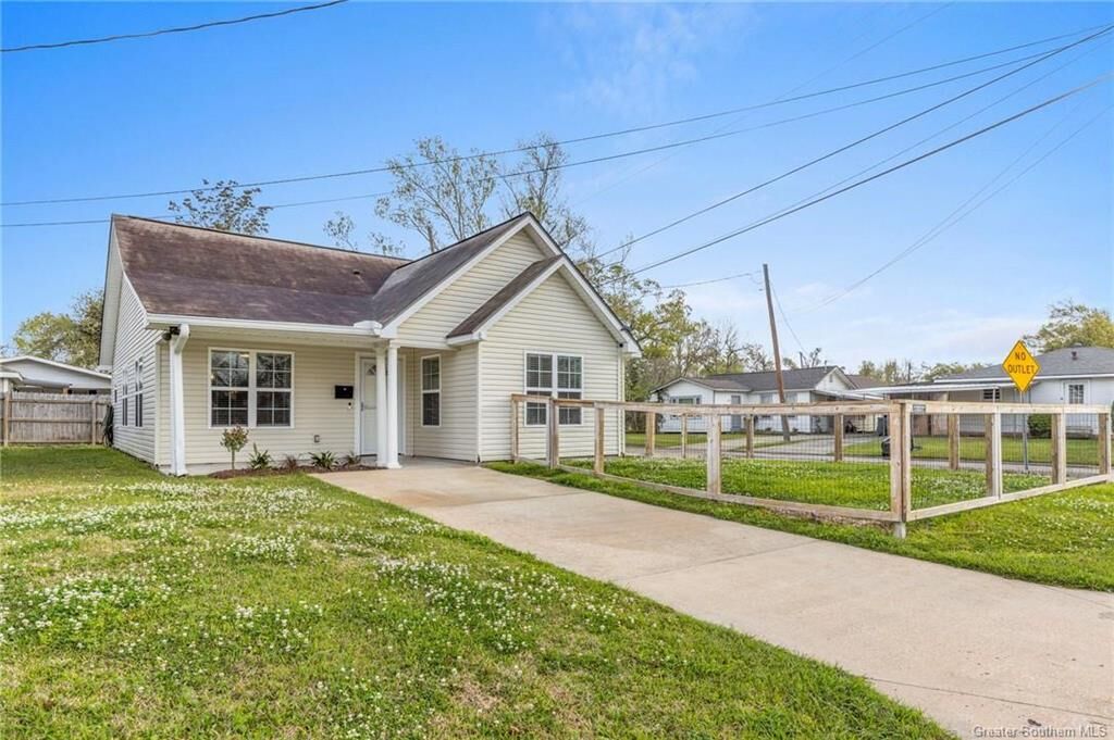 Property Photo: 819 Craft Street LA 70601