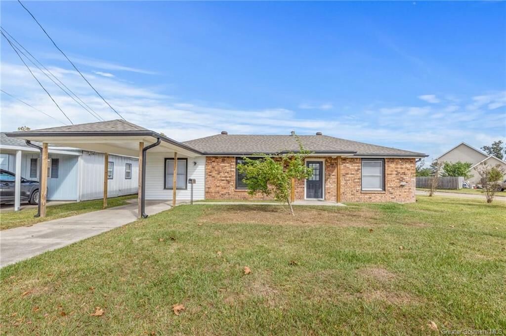 Property Photo:  800 Tillman Street  LA 70669 