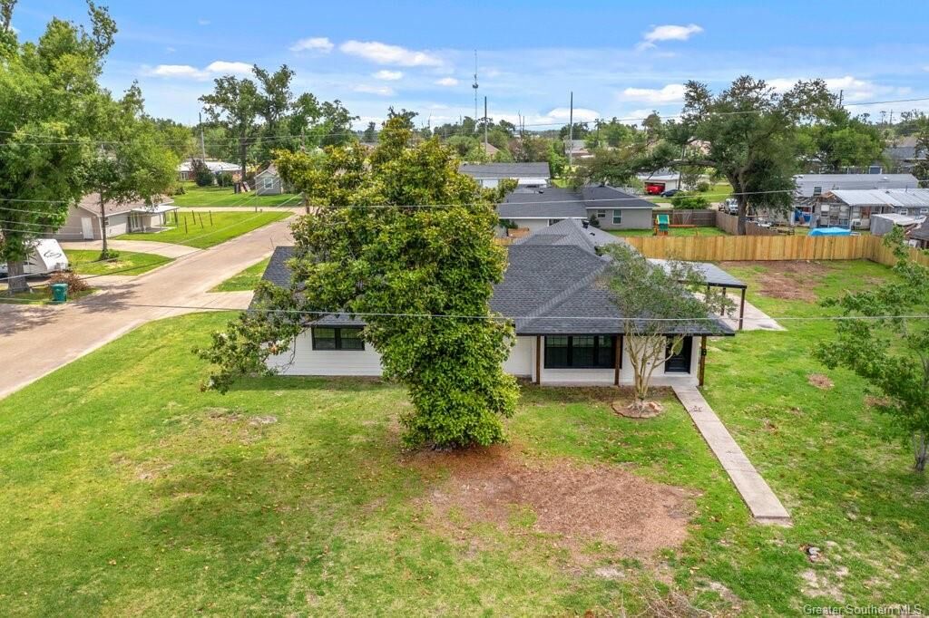Property Photo: 1320 Dewey Street LA 70669
