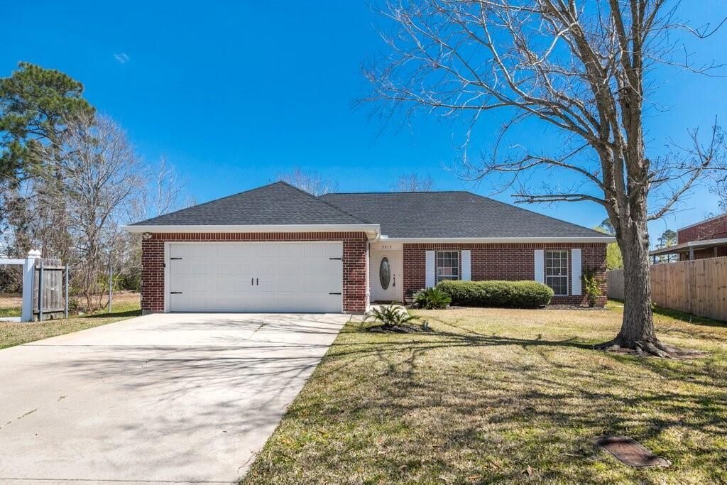 Property Photo: 3913 Marie Court LA 70607