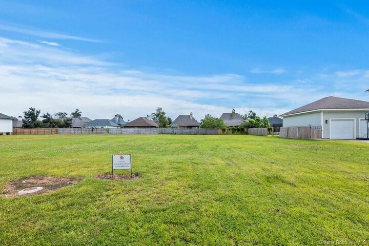 Property Photo:  2211 St. Joseph Avenue  LA 70601 