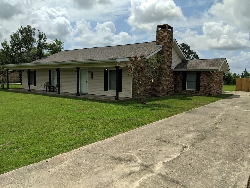 Property Photo: 717 S Lightner Avenue S LA 70647