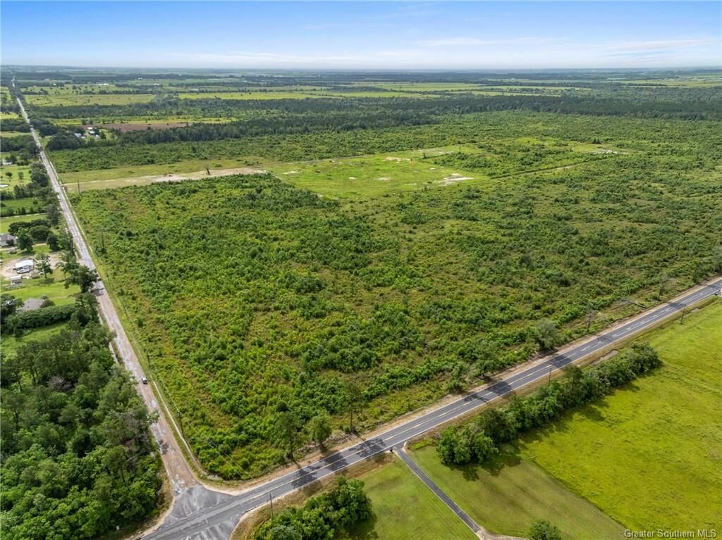 Property Photo: 10 Abie Fontenot Road LA 70647
