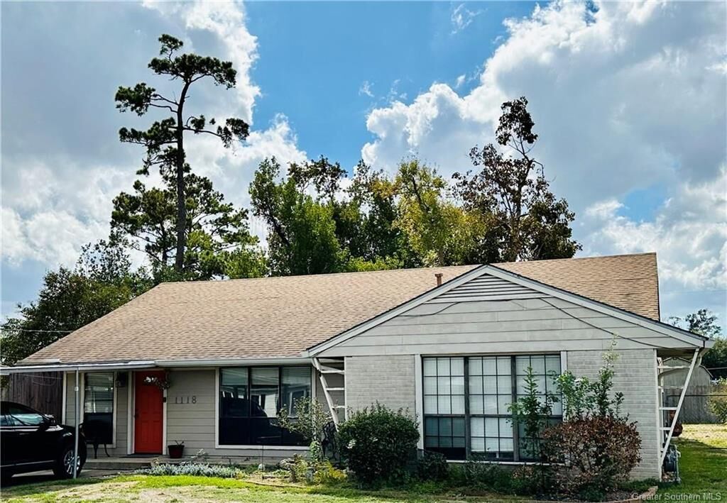 Property Photo:  1118 Texas Street  LA 70663 