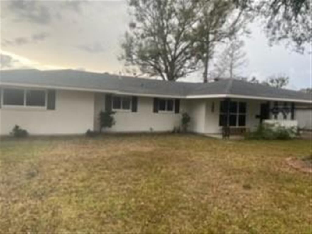Property Photo: 209 Spring Street LA 70605