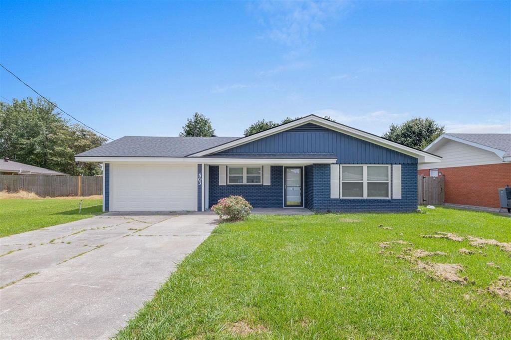 Property Photo:  503 Hickok Street  LA 70663 