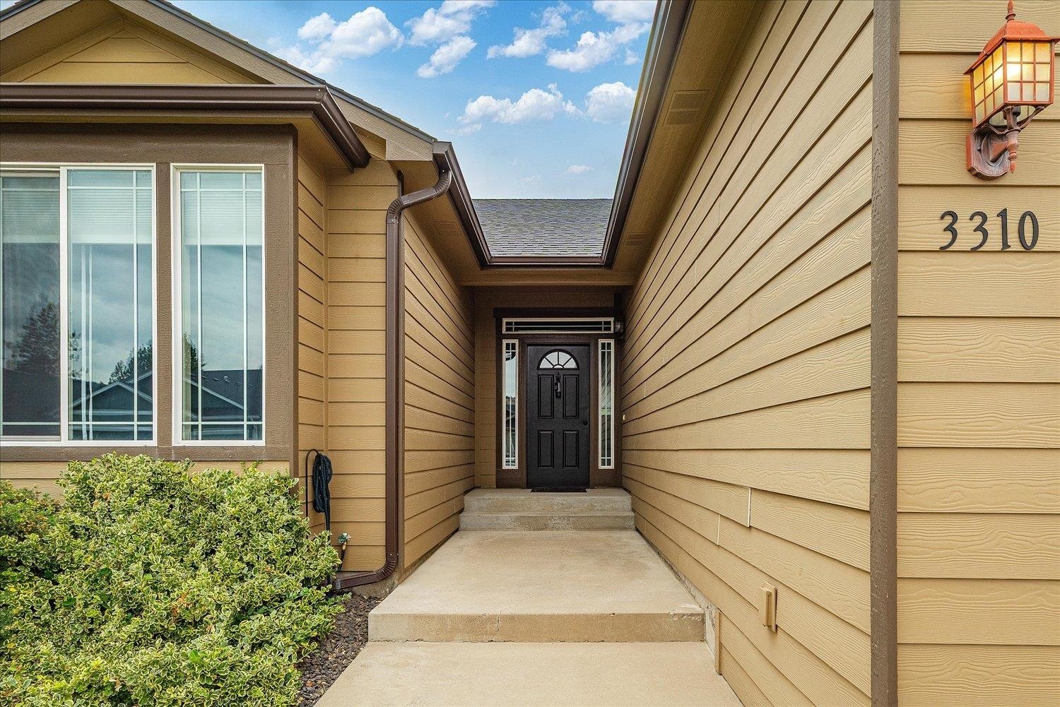 Property Photo: 3310 S S Lloyd Ln WA 99223