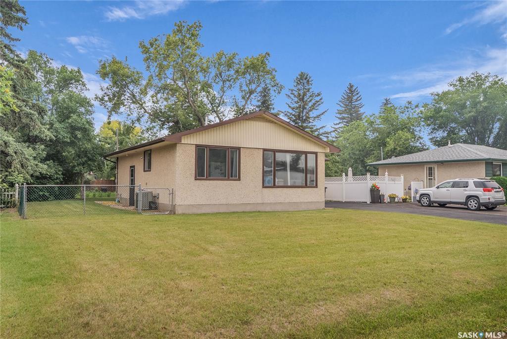 Property Photo: 403 5th Avenue E SK S0K 4T0