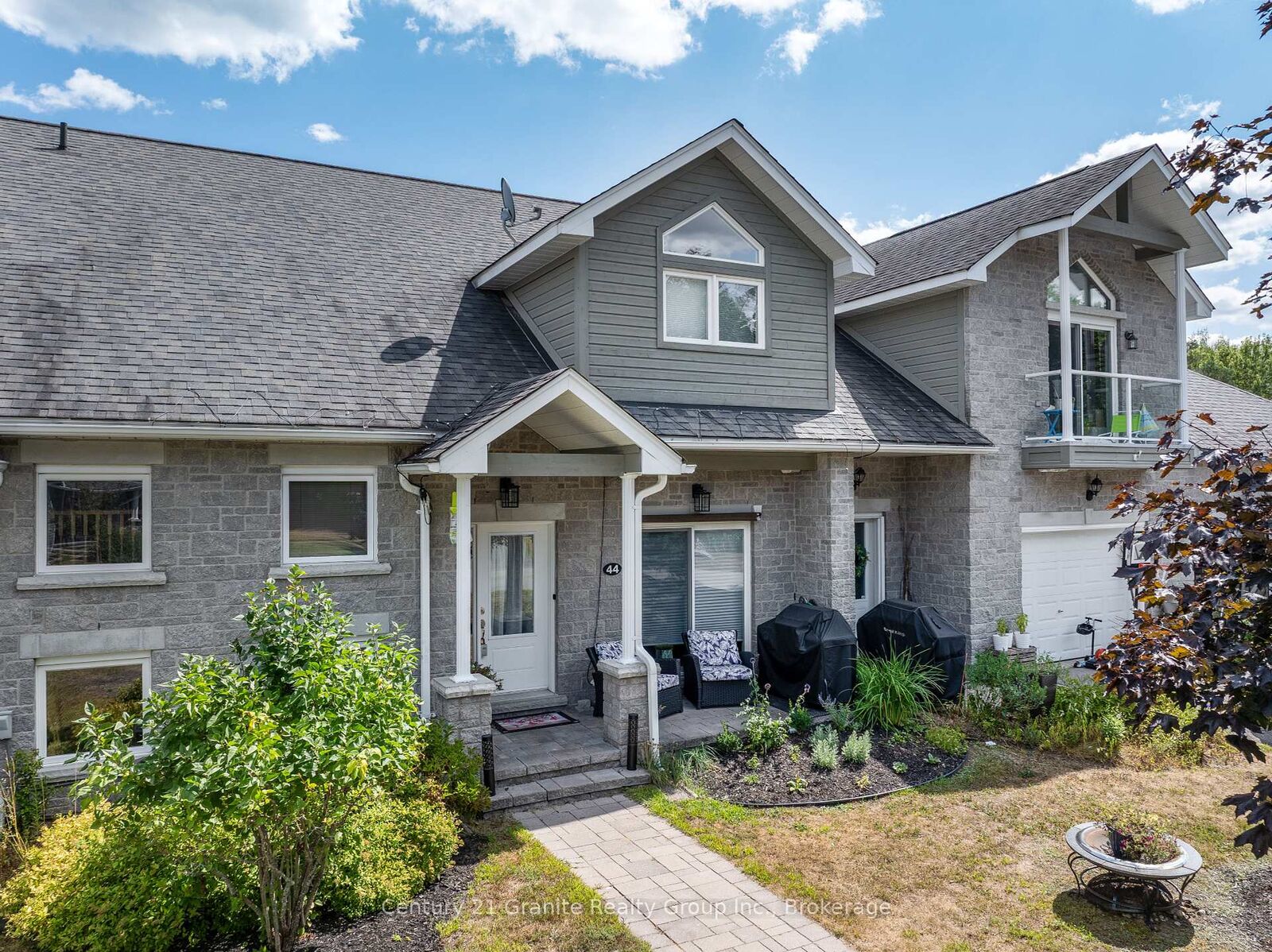 Property Photo: 44 Webb Circle ON K0M 1S0