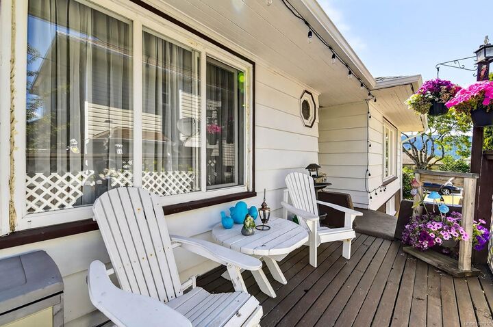 Property Photo:  2635 5th Ave  BC V9Y 2G2 