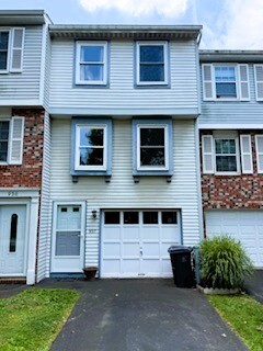 Property Photo: 937 Lynwood Ct PA 16066